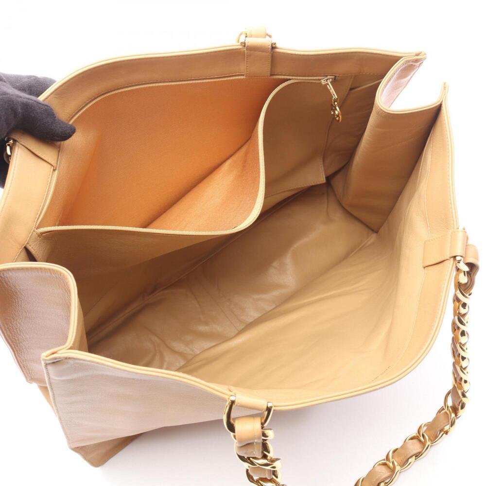CHANEL Cream Lambskin Leather Logo Tote Bag - Picture 3 of 15